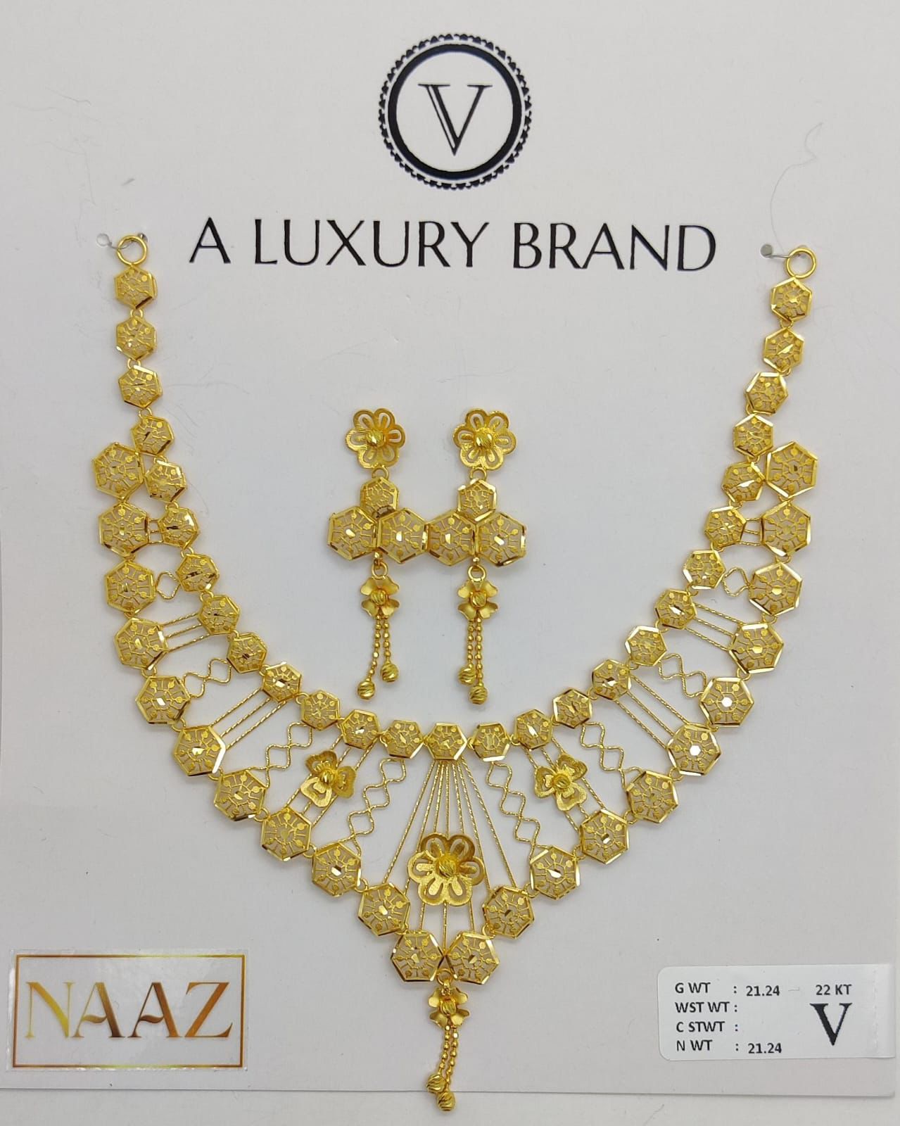 NAAZ Necklace Set