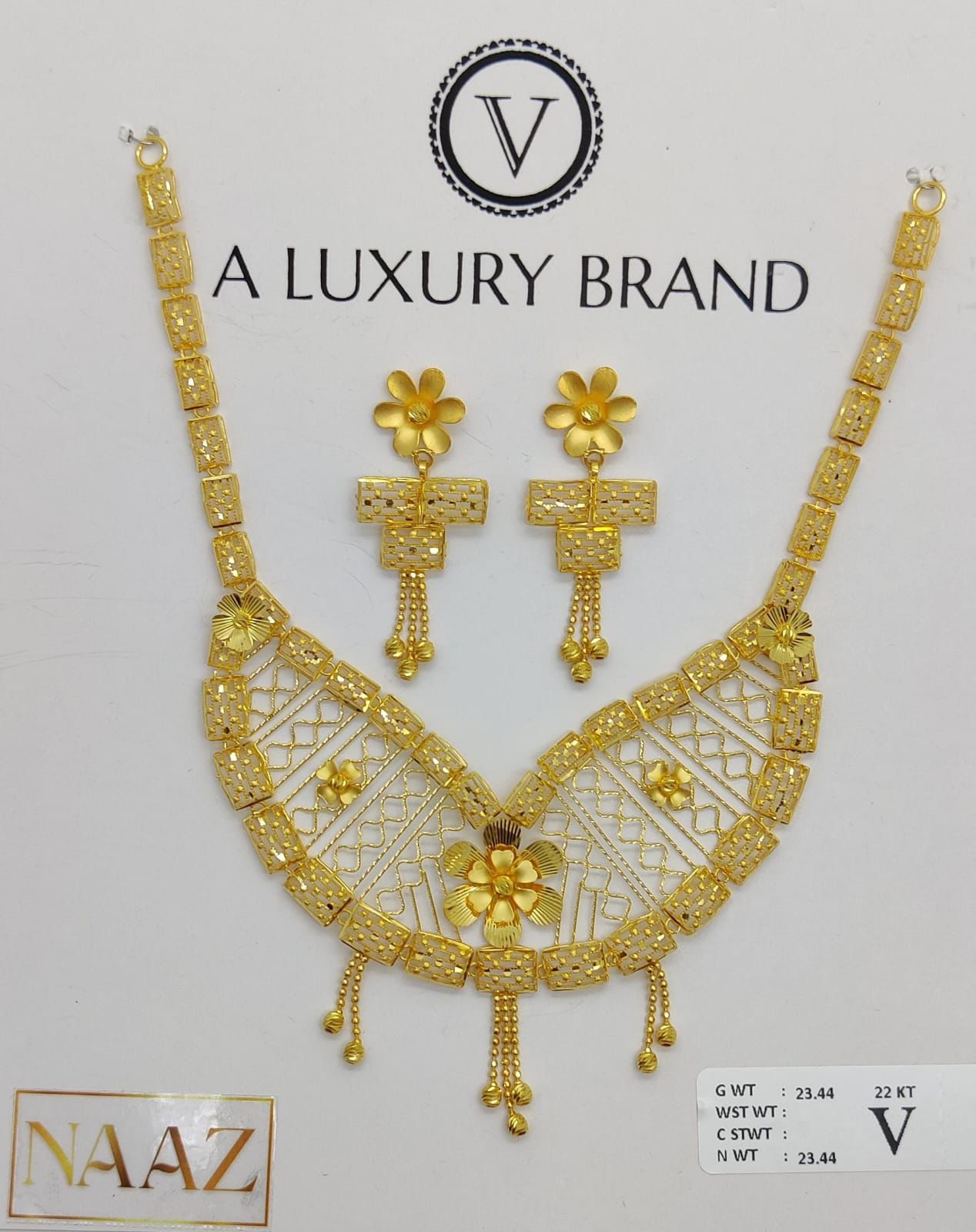 NAAZ Necklace Set