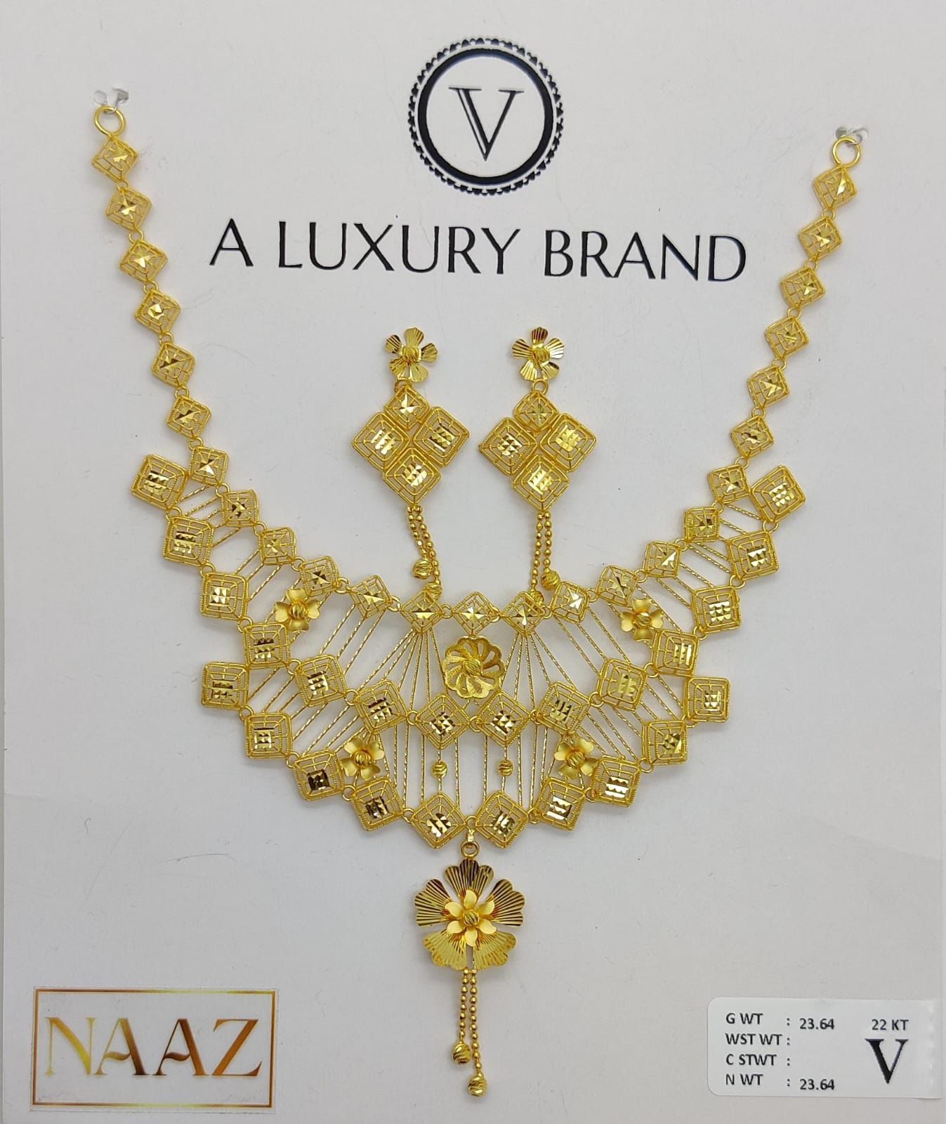NAAZ Necklace Set