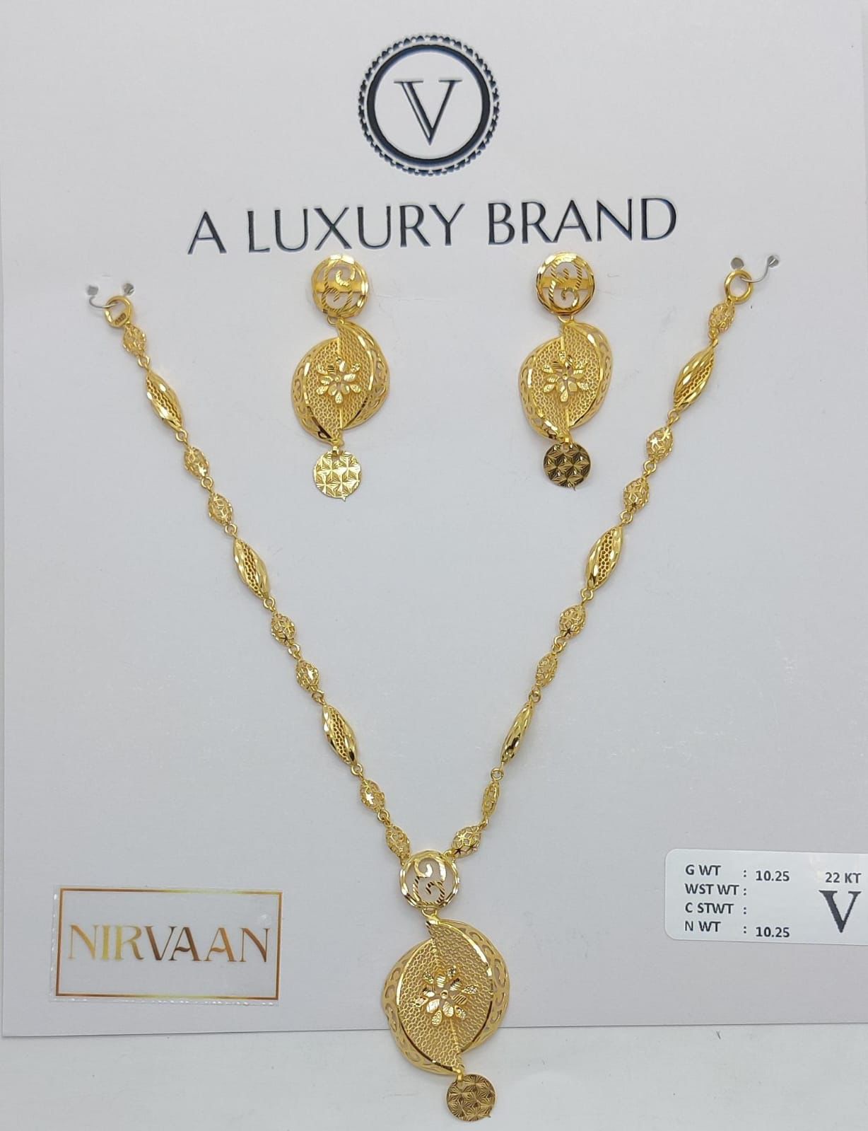 Nirvaan Floral Set