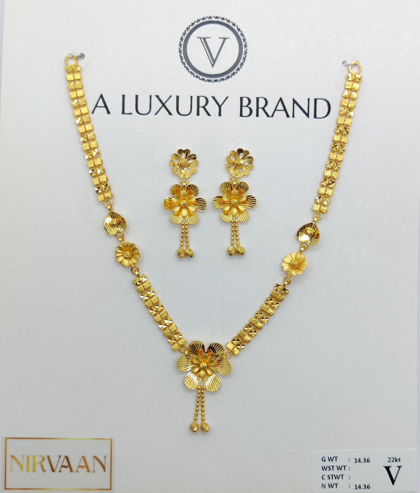 Nirvaan Necklace Set