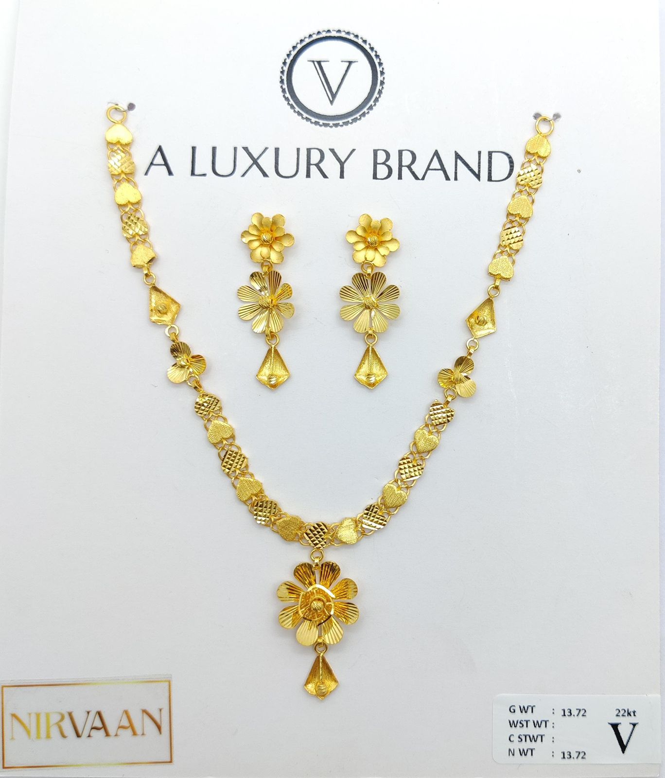 Nirvaan Necklace Set