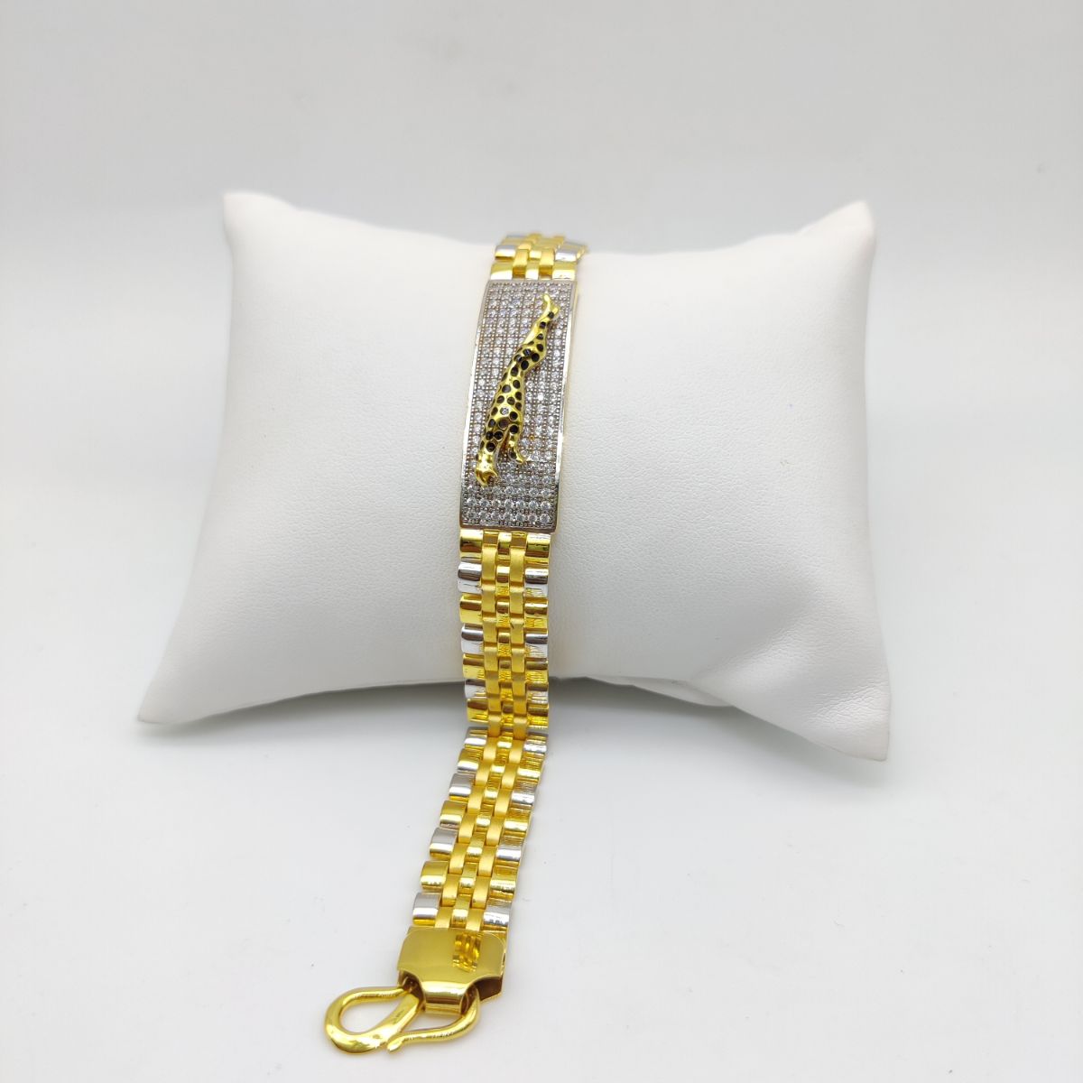 CASTING BRACELET