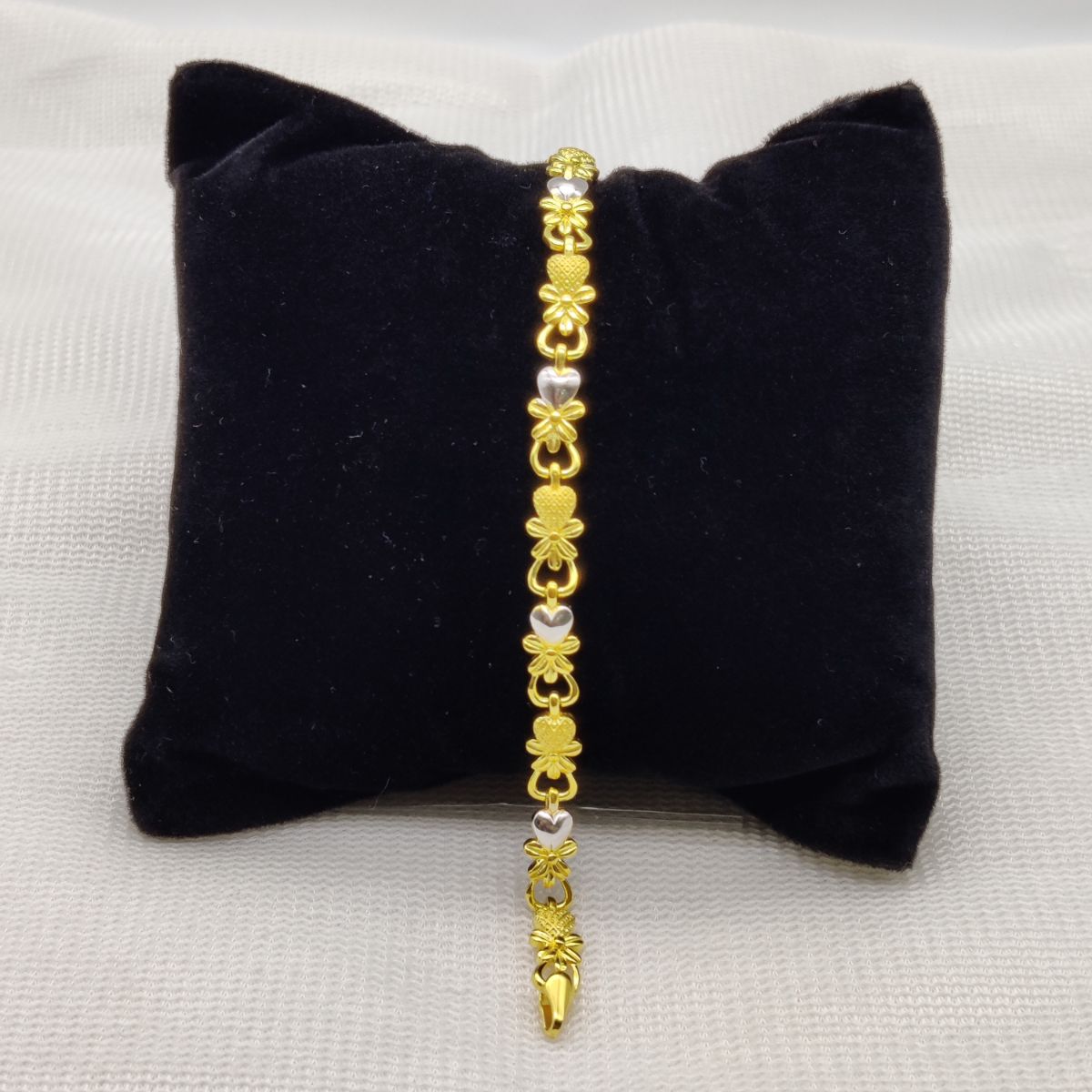 Ladies Casting Bracelet