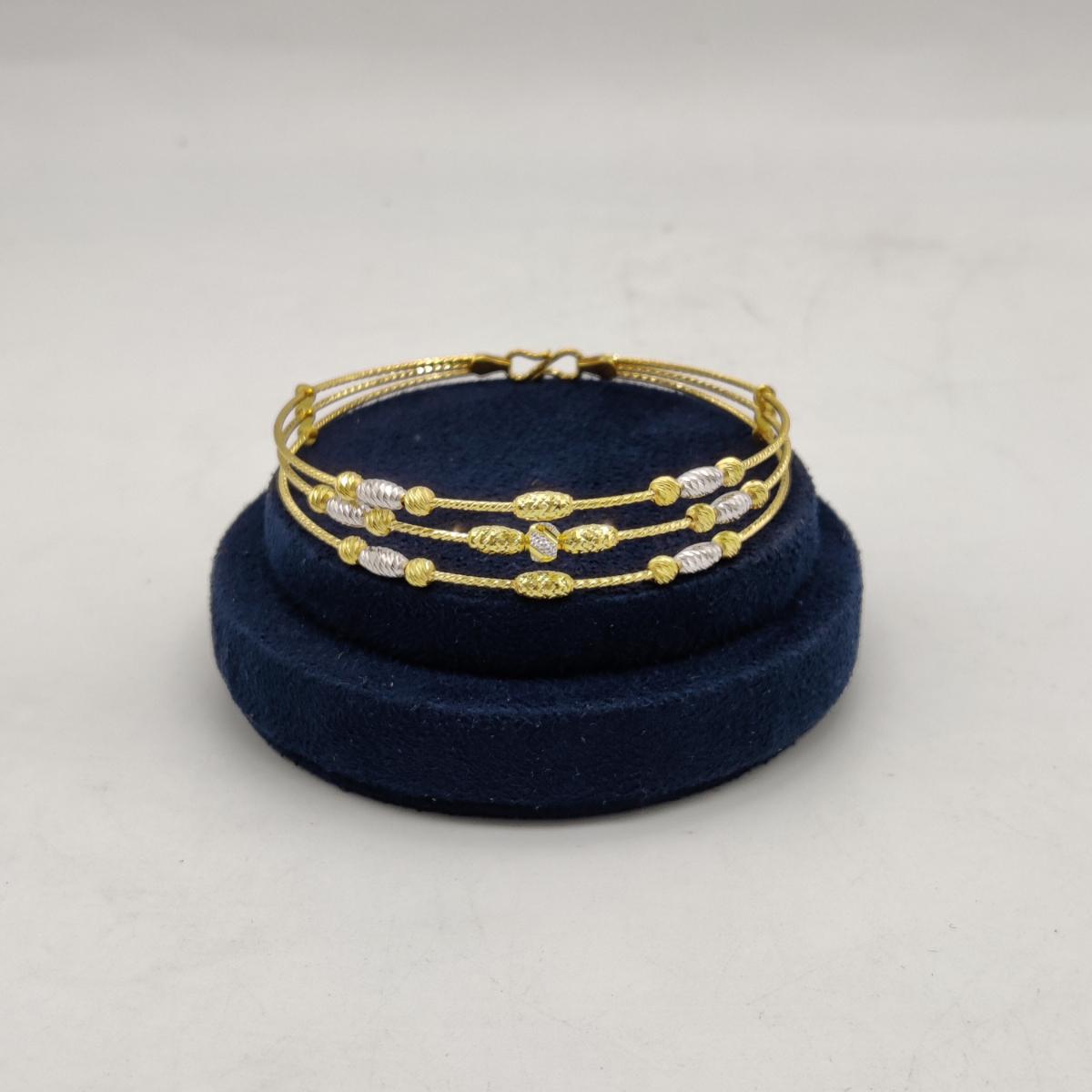 String Kada