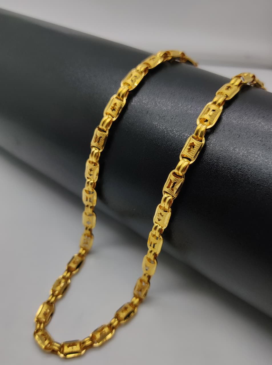 Dubai Nawabi Chain