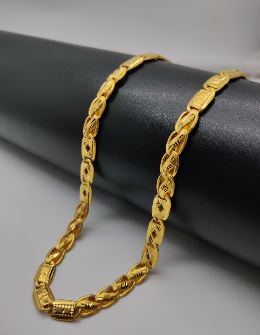 Lotus Nawabi Chain