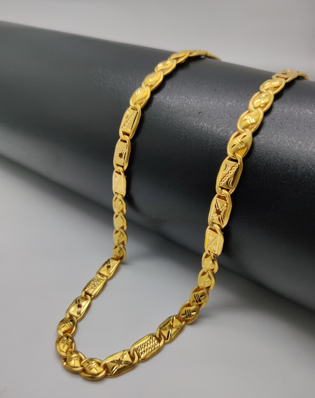 Lotus Nawabi Chain